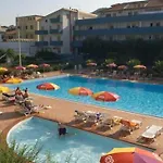 Costa Azzurra Отель Мессина