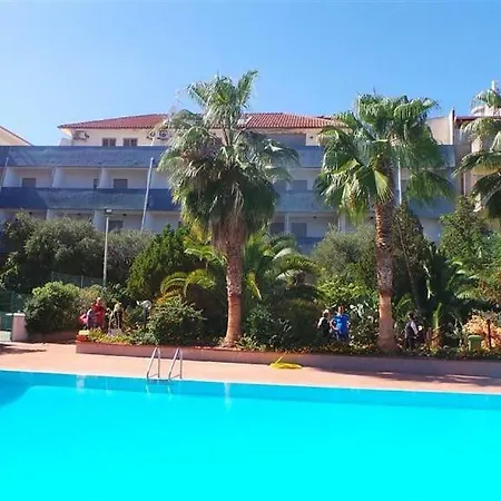 Costa Azzurra Отель